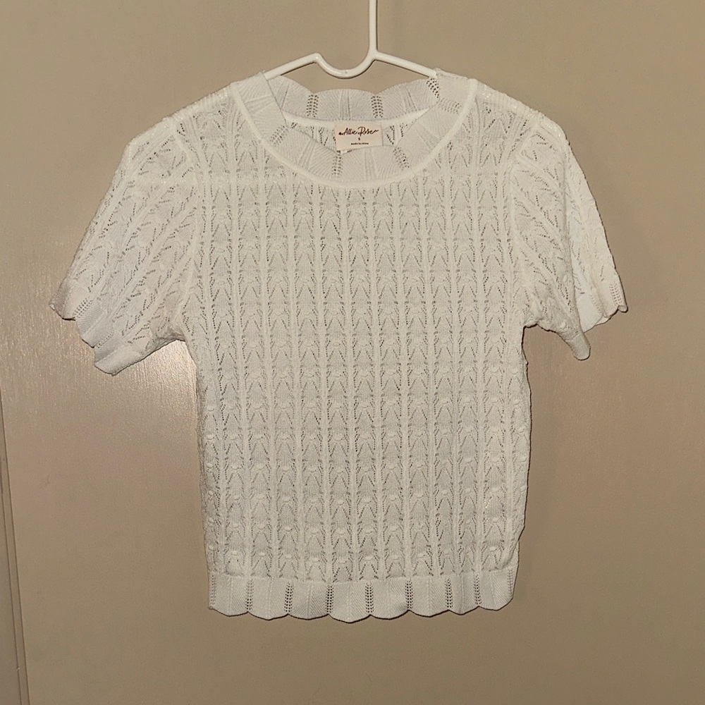Elegant White Knit Short Sleeve Top